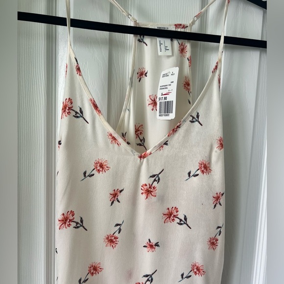 Forever 21 women’s floral 1 piece - Picture 2 of 8